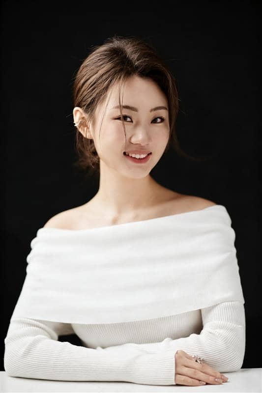 Jhene Zhang